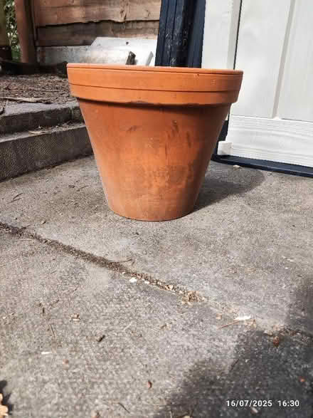 Photo of free Terracotta plant pot (Great Moor SK7) #1