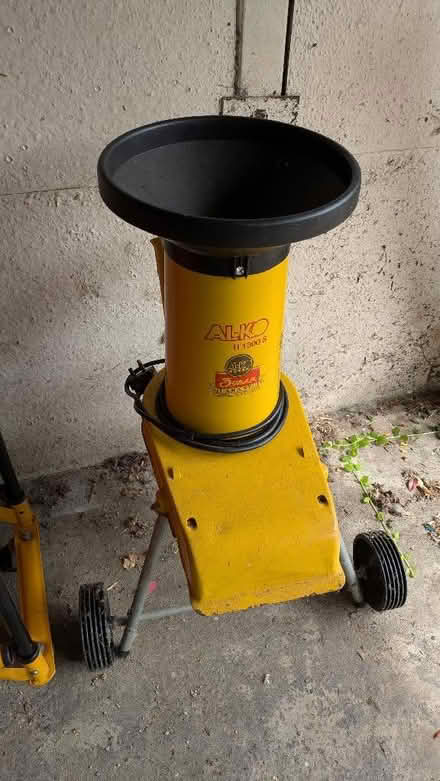 Photo of free Alko H-1300S garden shredder/chipper not known if working (Creeting St Mary IP6) #1