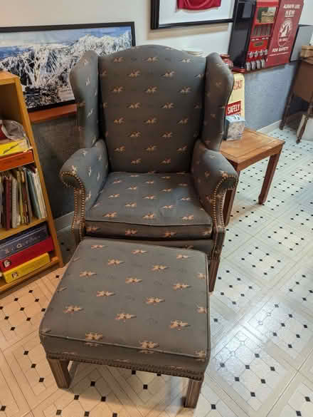Photo of free Sherrill Chair and Ottoman (Burlingame Easton Addition) #3