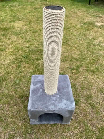 Photo of free Cat scratch pole with “house’ underneath (Porthill SY3) #3