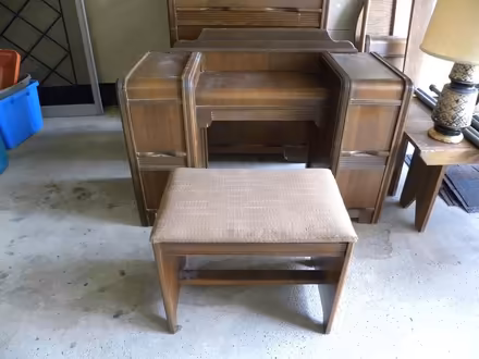 Photo of free Ladies 1940's bedroom set (Troy) #2