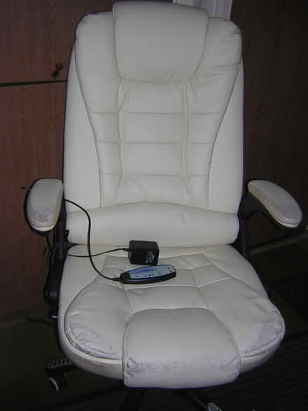 Photo of free Chair with heat and vibro massage (Blackburn BB2) #2