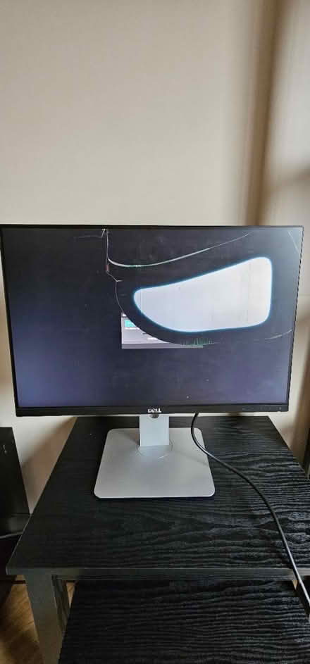 Photo of free 24" Dell Monitor with broken screen (Coventry CV1) #3