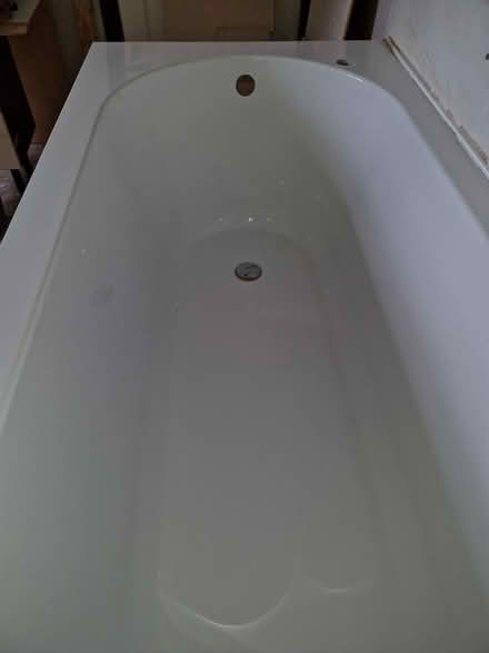 Photo of free Large bath, Villeroy & Boch (Madeley CW3) #3