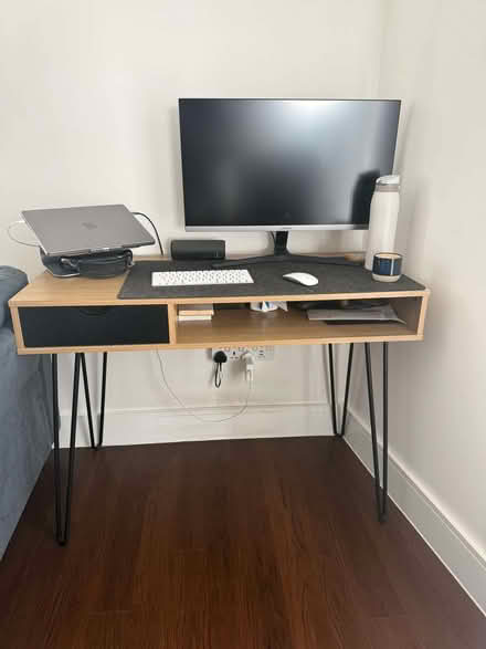 Photo of free 106CM Office Desk (Drayton Park N7) #1