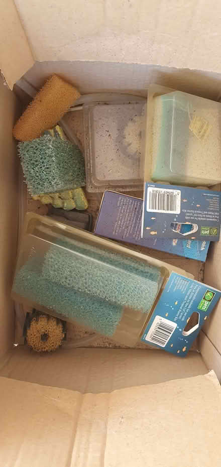 Photo of free Fish tank small with accessories (Radcliffe Road NG2) #2