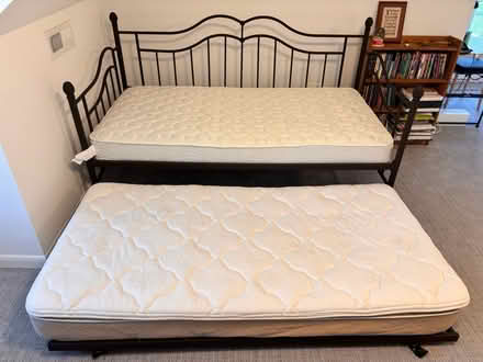 Photo of free Trundle bed with 2 matresses (NW wash dc near Wilson HS) #4