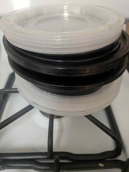 Photo of free Reusable plastic food containers (Calderon and evelyn) #1