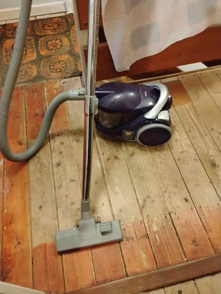 Photo of free Vacuum cleaner (Ifield West) #1
