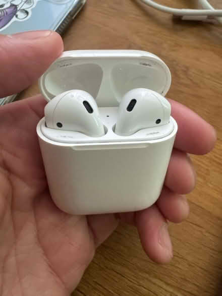 Photo of free AirPods (lightning (101 and Fair Oaks Sunnyvale) #1