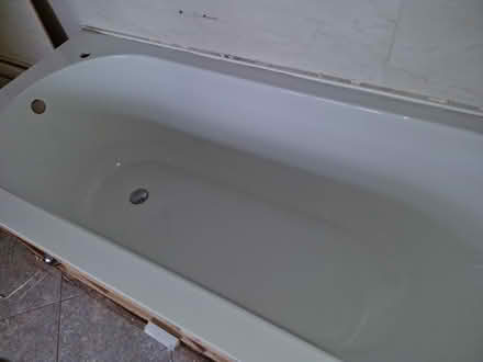 Photo of free Large bath, Villeroy & Boch (Madeley CW3) #2