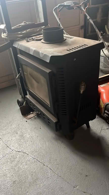 Photo of free Woodstove in deep River (Deep River Village) #1