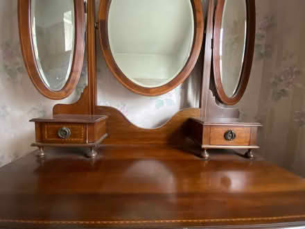 Photo of free Dressing table (Stoneleigh) #2