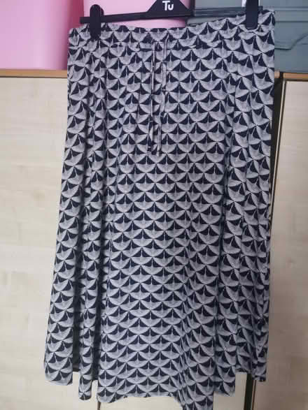Photo of free Womens assorted clothing (Haresfinch) #4