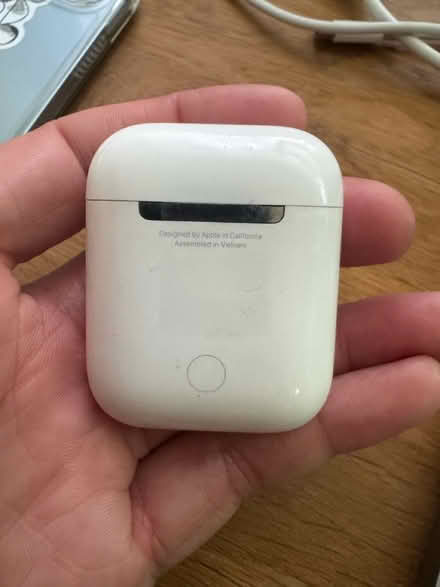 Photo of free AirPods (lightning (101 and Fair Oaks Sunnyvale) #3