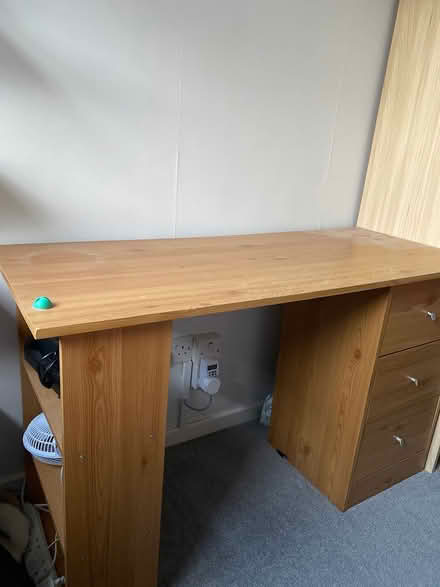 Photo of free Desk (Letchworth garden city SG6) #1