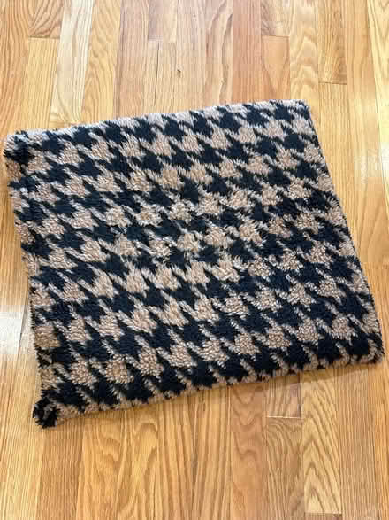 Photo of free Cat/dog bed (Churchill Meadows) #1