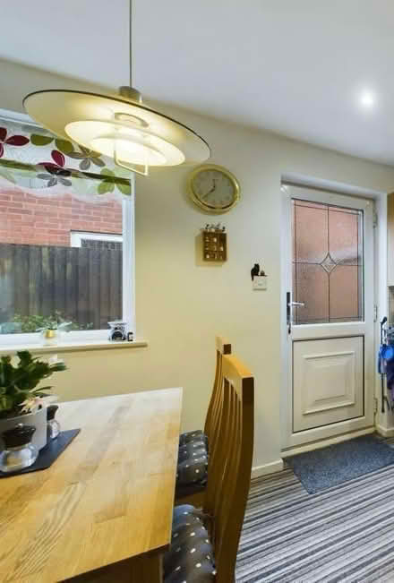 Photo of free Dining table light (Peterborough PE1) #1