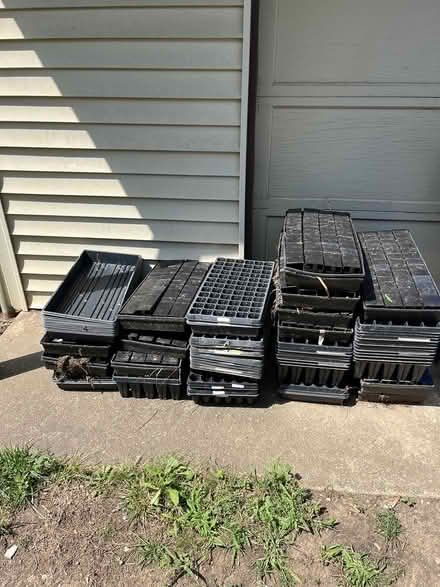 Photo of free Trays and pots (North Wheaton) #1