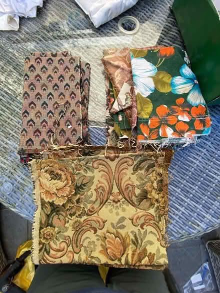 Photo of free box of fabrics (Douglas, cork) #1