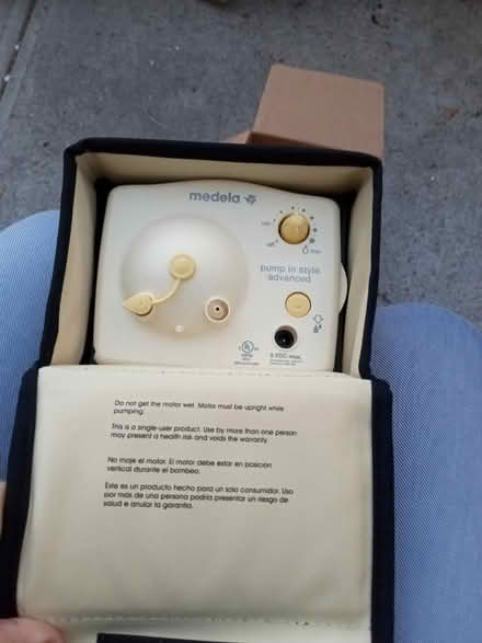 Photo of free Breast pump kit (Brooklyn) #2