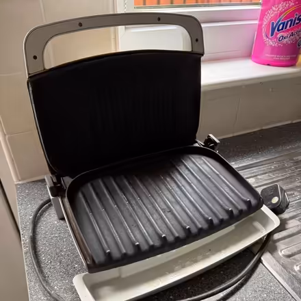 Photo of free George Foreman grill - for spares (Falkirk FK1) #1