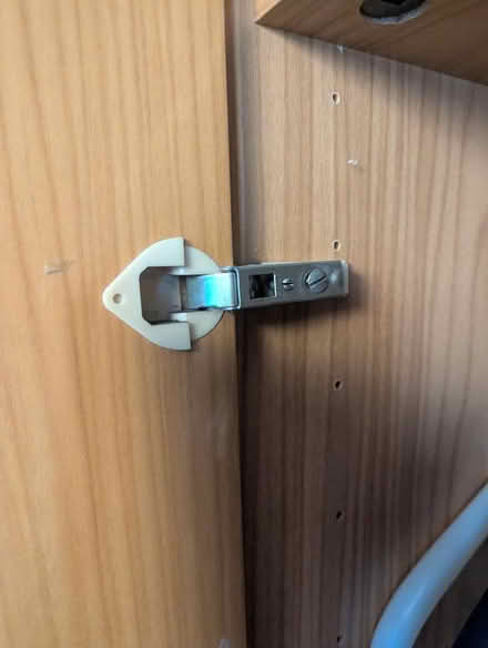Photo of free Very large wardrobe very practical (Strawberry Hill TW11) #3