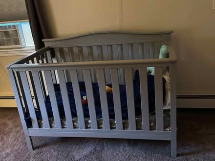 Photo of free Crib with mattress (Natick near route 9) #1