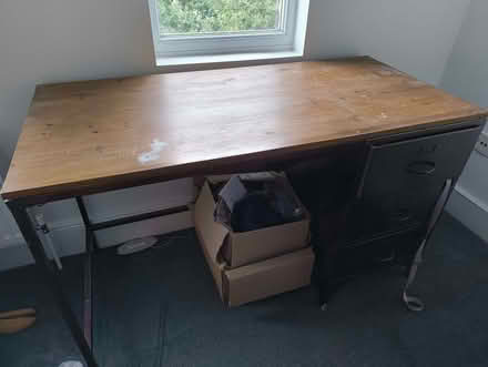 Photo of free 3 Drawer Desk (Brownswood Park N5) #1
