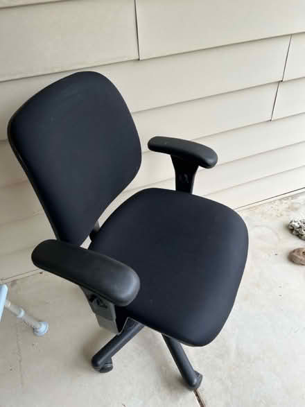 Photo of free Office chair (Southwest St Louis County) #1