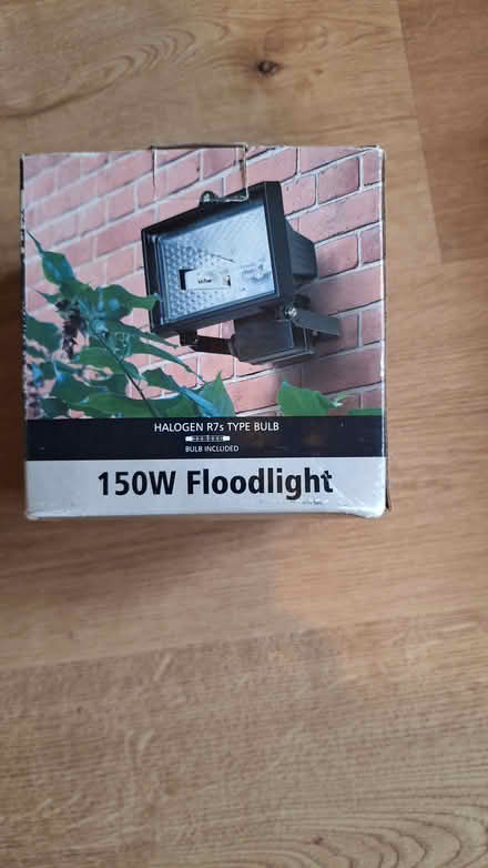 Photo of free 150W Floodlight (Horsell GU21) #1