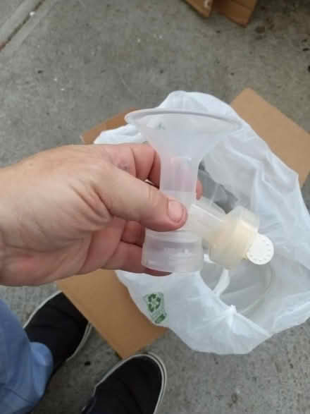 Photo of free Breast pump kit (Brooklyn) #1