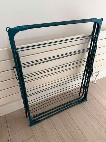 Photo of free Airing rack (Falkirk FK1) #1