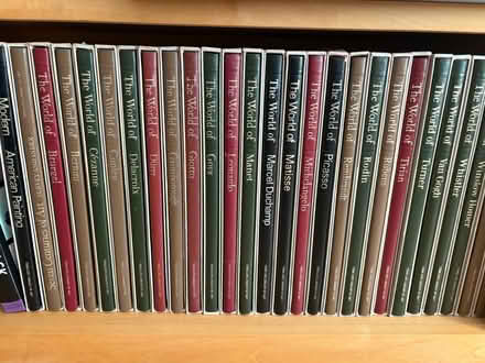 Photo of free Artist books (Aurora near Eola & NY) #1