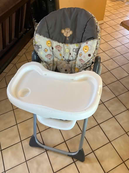 Photo of free High Chair (SE Albuquerque Singing Arrow) #1