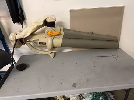 Photo of free Leaf blower (San Jose - Willow Glen area) #2