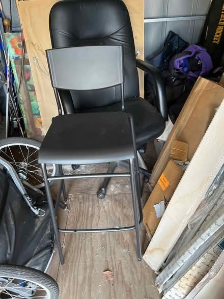 Photo of free Bar stool (Oradell) #1