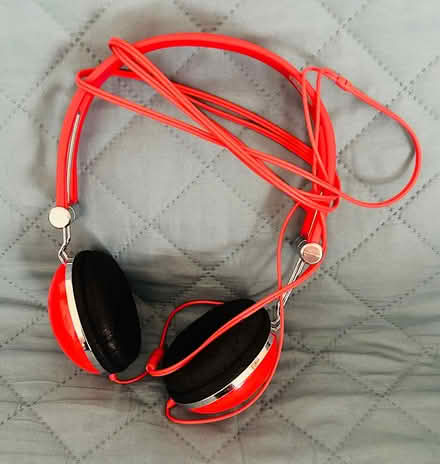 Photo of free Head Phones - Last Chance (Erin Mills) #2
