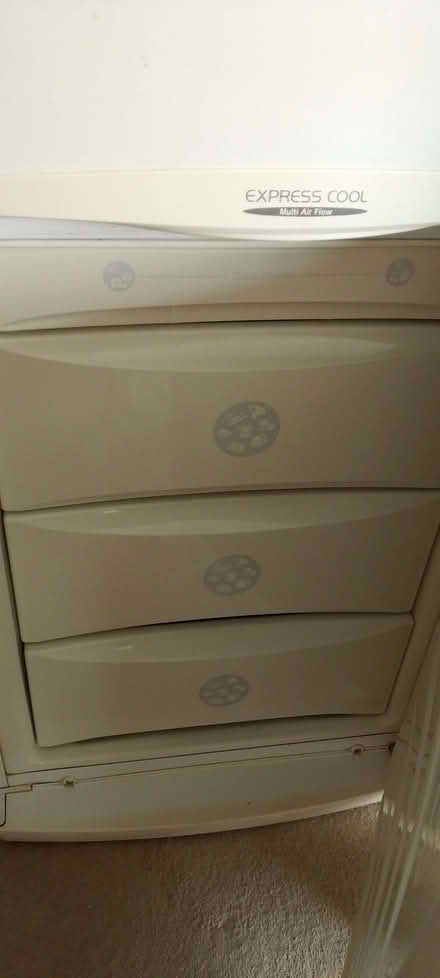 Photo of free LG Fridge - BROKEN, for parts or repair (Longfleet BH15) #2