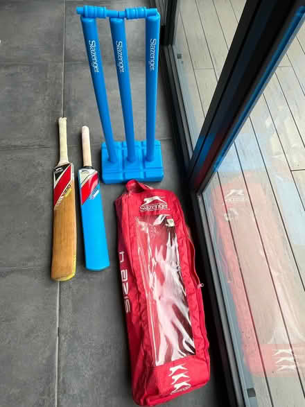 Photo of free Beach/park cricket set (Milton-under-Wychwood OX7) #1