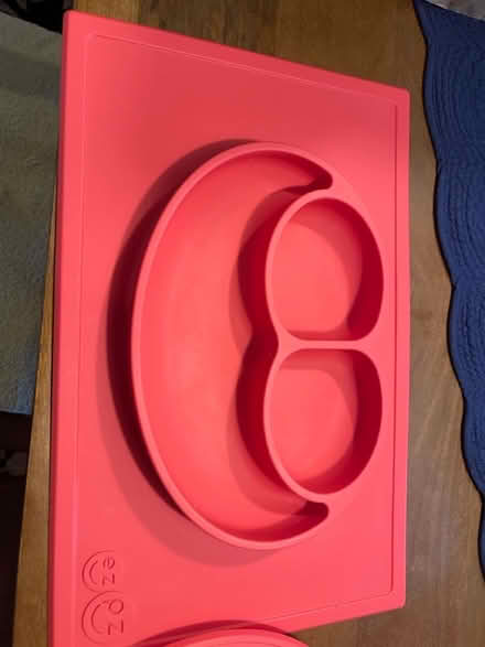 Photo of free Kids silicone plates (Fairfax City) #3