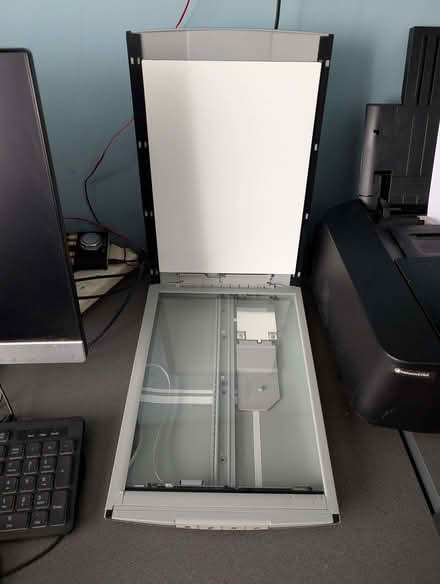 Photo of free Cannon Scanner (Rothwell LS26) #2