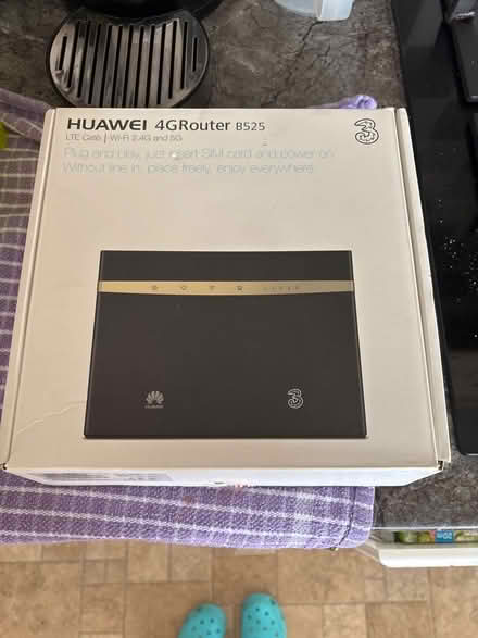 Photo of free HUAWEI 4G router & cable (Far Bletchley MK3) #1