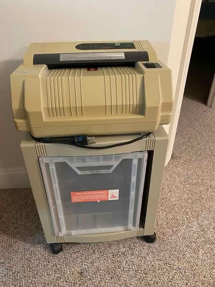 Photo of free Cross Cut Paper shredder (Newark DE) #1