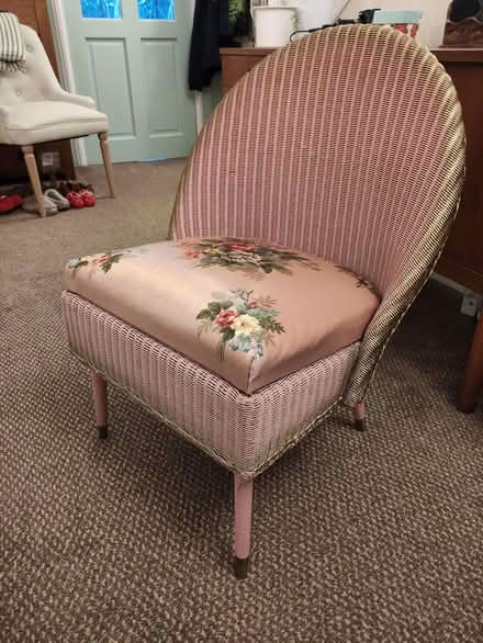 Photo of free pink wicker chair with compartment (B67 5EH) #1