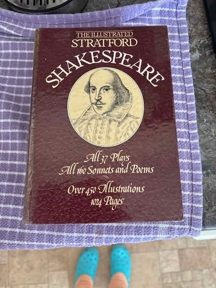 Photo of free The Illustrated Stratford Shakespeare book (Far Bletchley MK3) #1