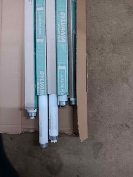 Photo of free 4 foot Fluorescent tubes (Horsell GU21) #1