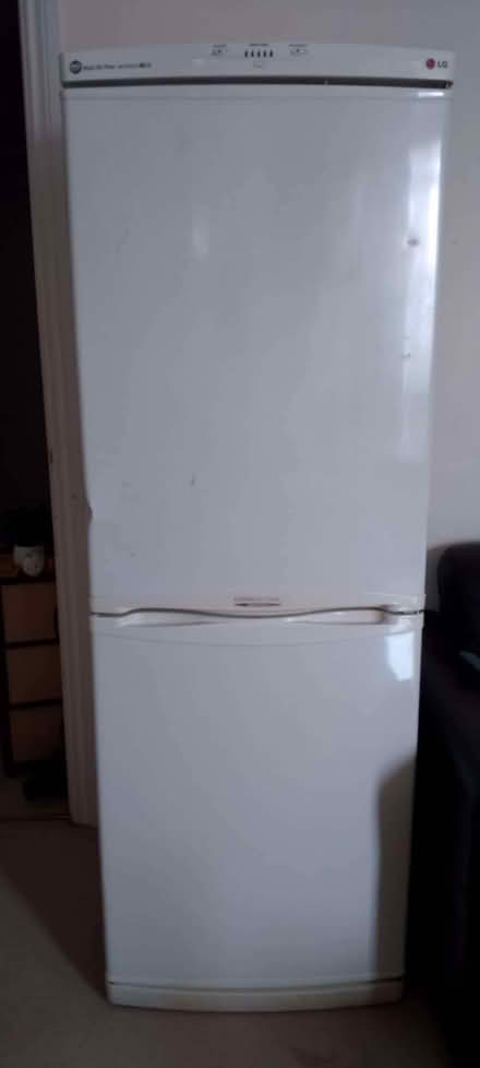 Photo of free LG Fridge - BROKEN, for parts or repair (Longfleet BH15) #1