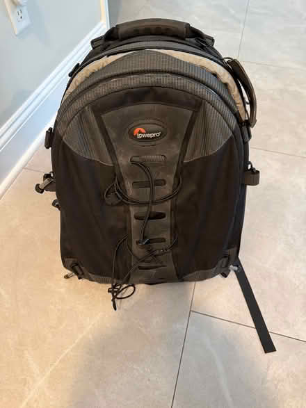 Photo of free lowepro camera lens backpack (Warren, NJ) #1