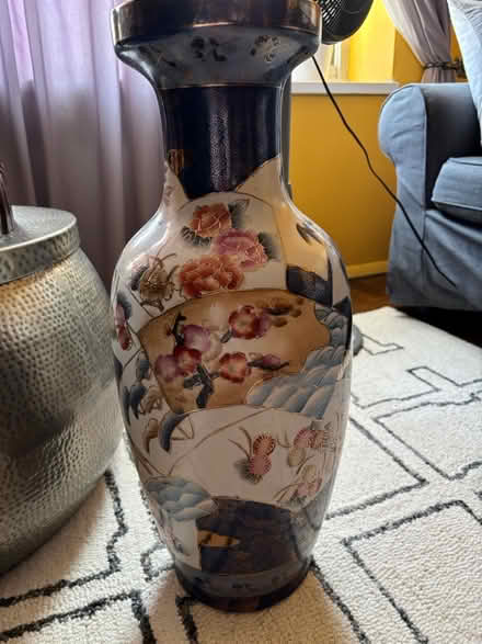 Photo of free Vintage large vase (Rego Park) #1
